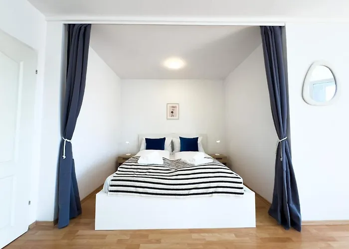 Apartment Bright Sunny Studio, Ac, 15min To The Center, Smart Tv *