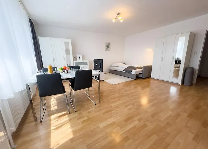 Bright Sunny Studio, Ac, 15min To The Center, Smart Tv *